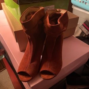 Prep toe, cognac booties